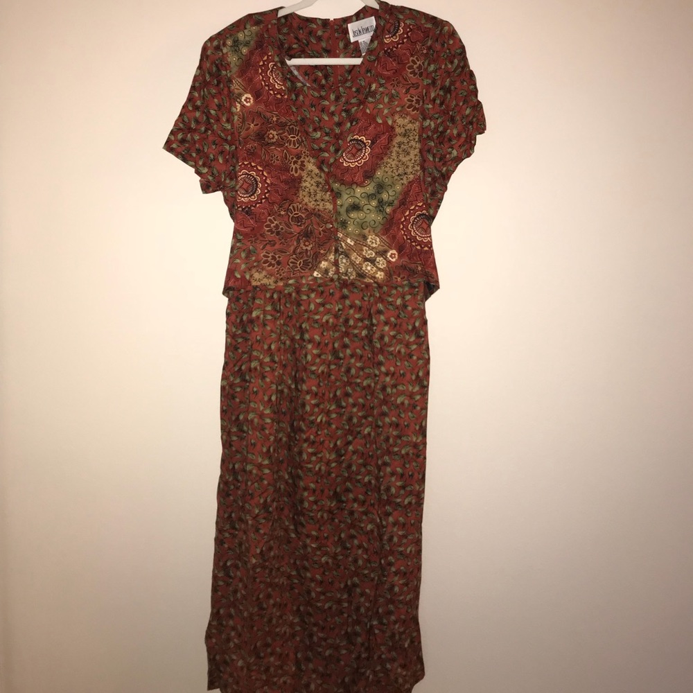 VINTAGE DRESS